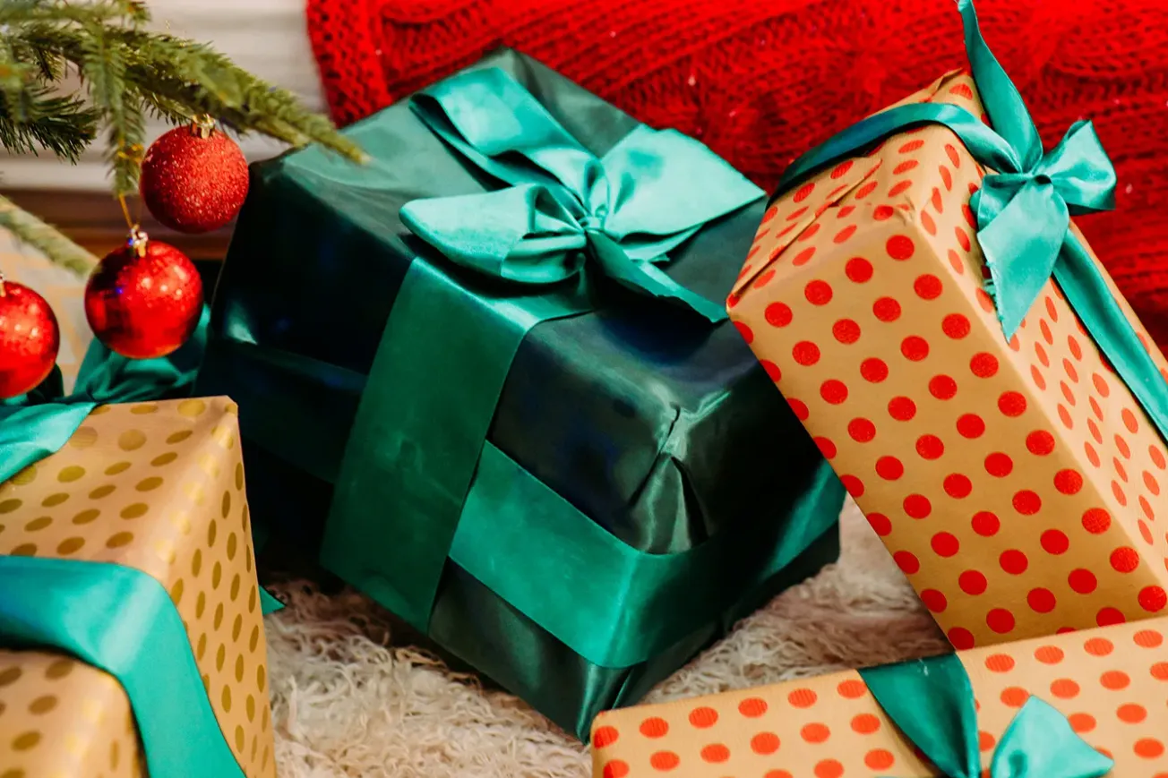 Holiday spending to hit a record $902 per person as consumers prioritize family gifts