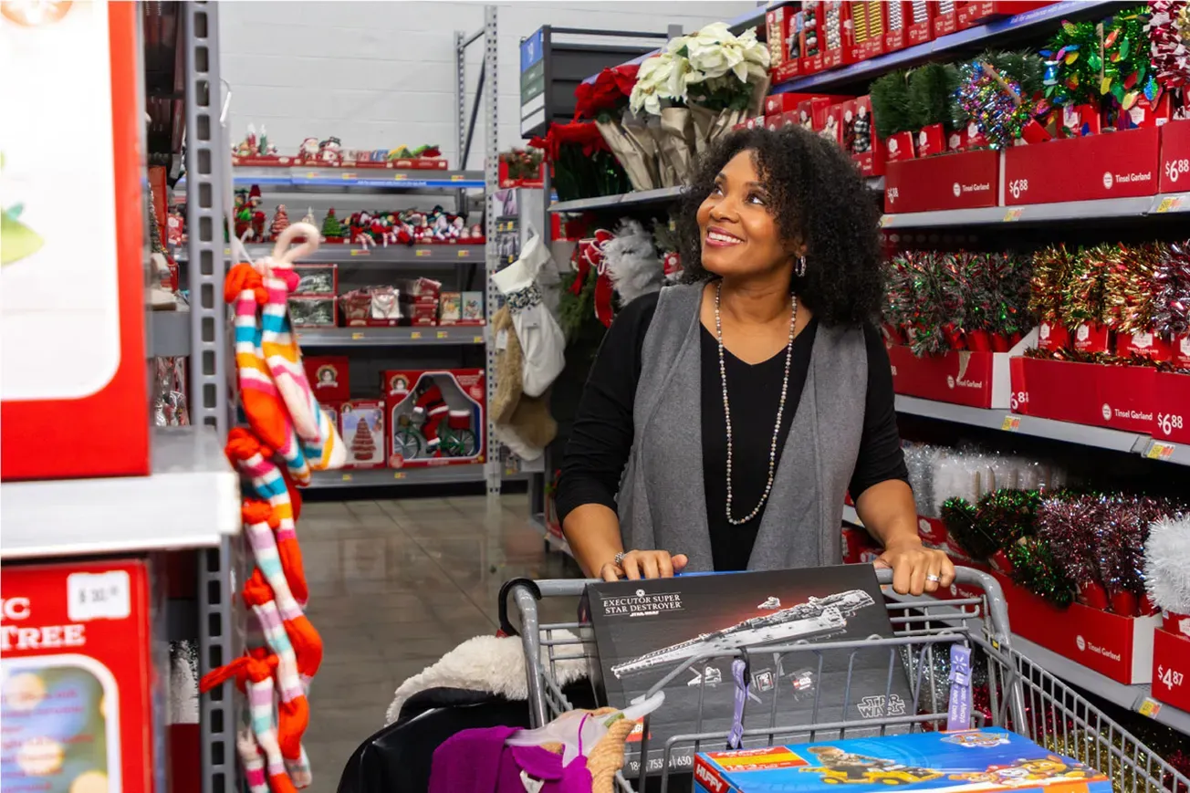 Walmart adds convenience, savings in 'holiday grand finale'