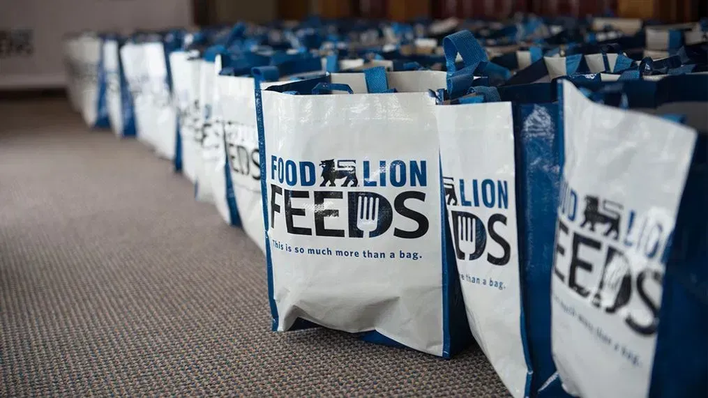 Food Lion Feeds tackles campus hunger with Sack to Give Back