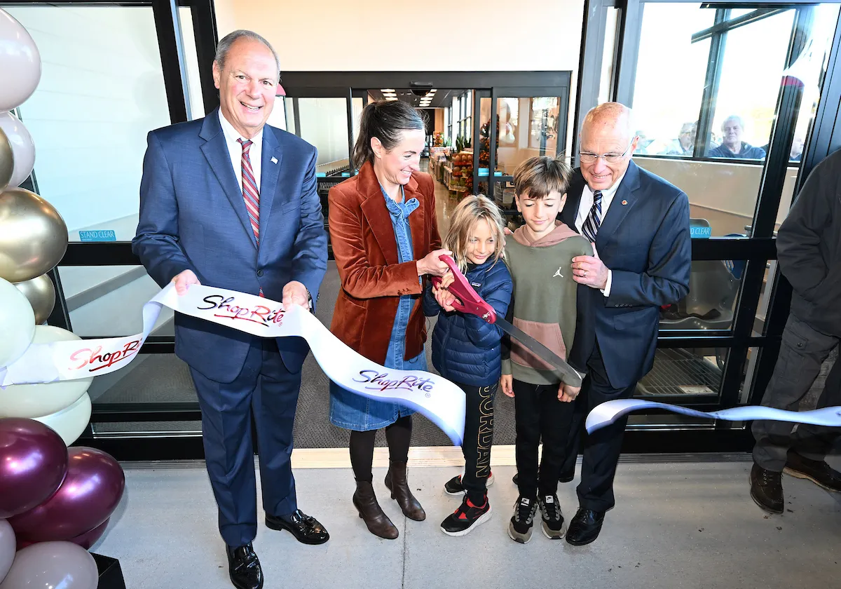 All in the family: ShopRite opens its new store in West Caldwell, N.J.