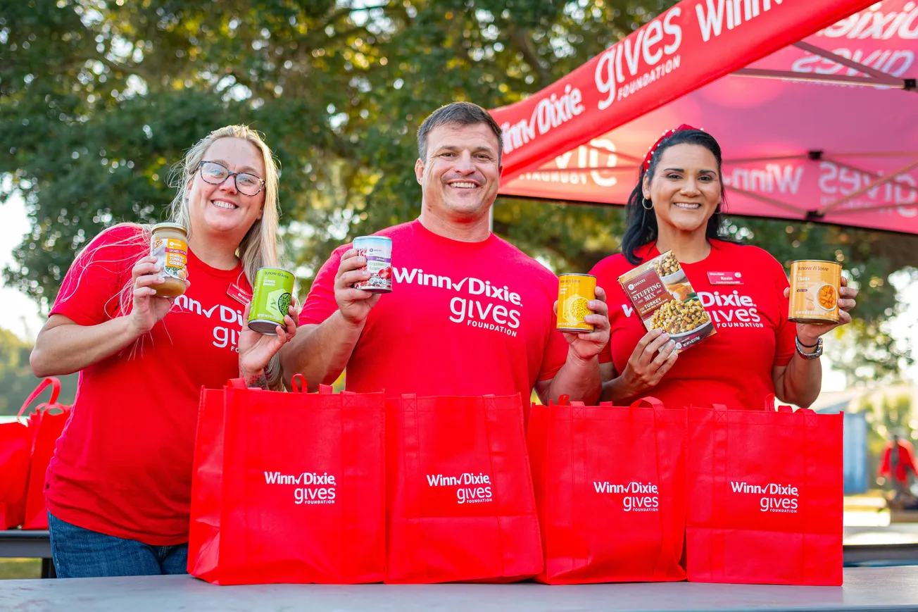 Southeastern Grocers delivers more than $368,000 to help feed neighbors this holiday season