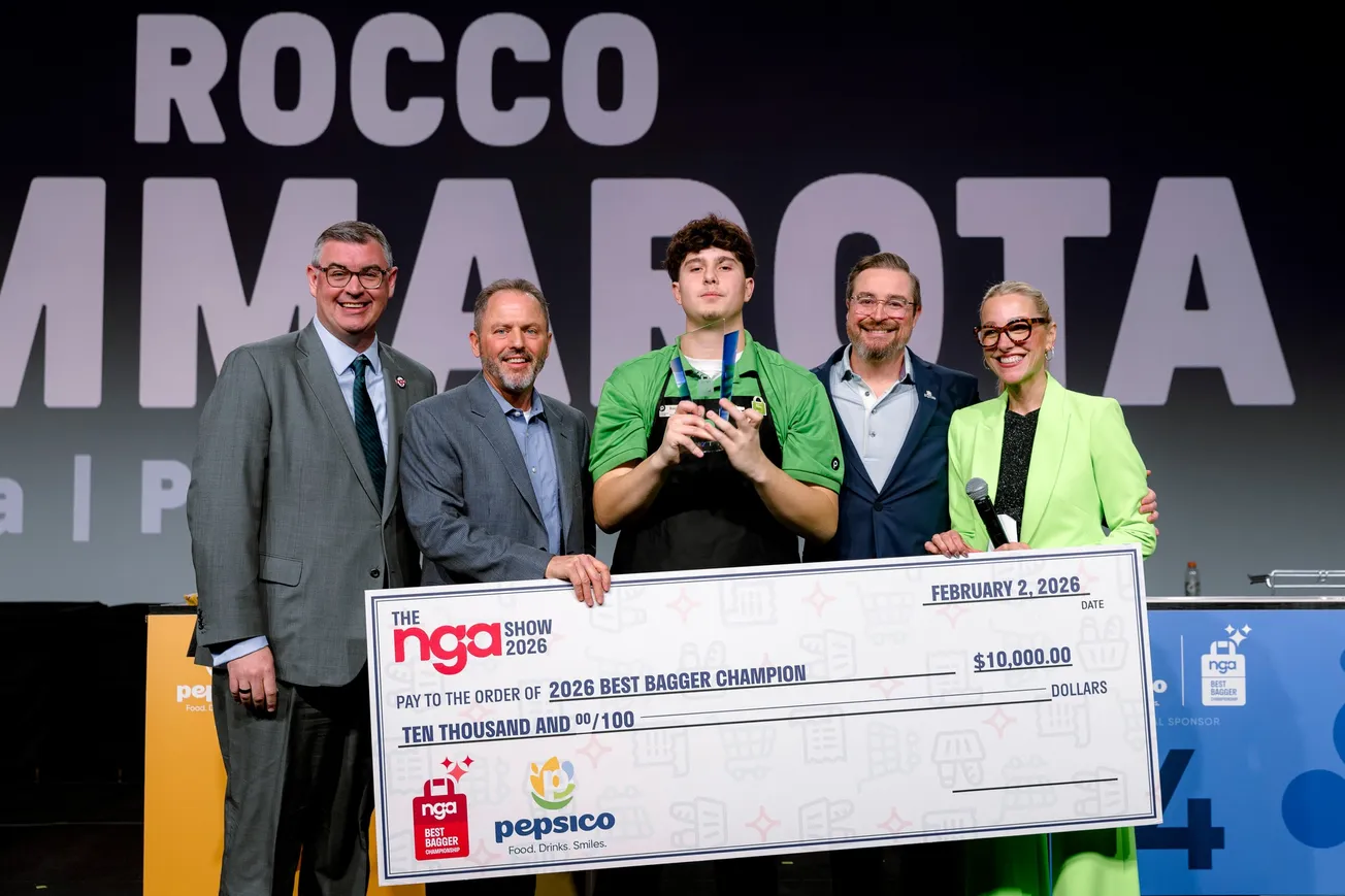 Rocco Cammarota wins Best Bagger Championship during NGA Show