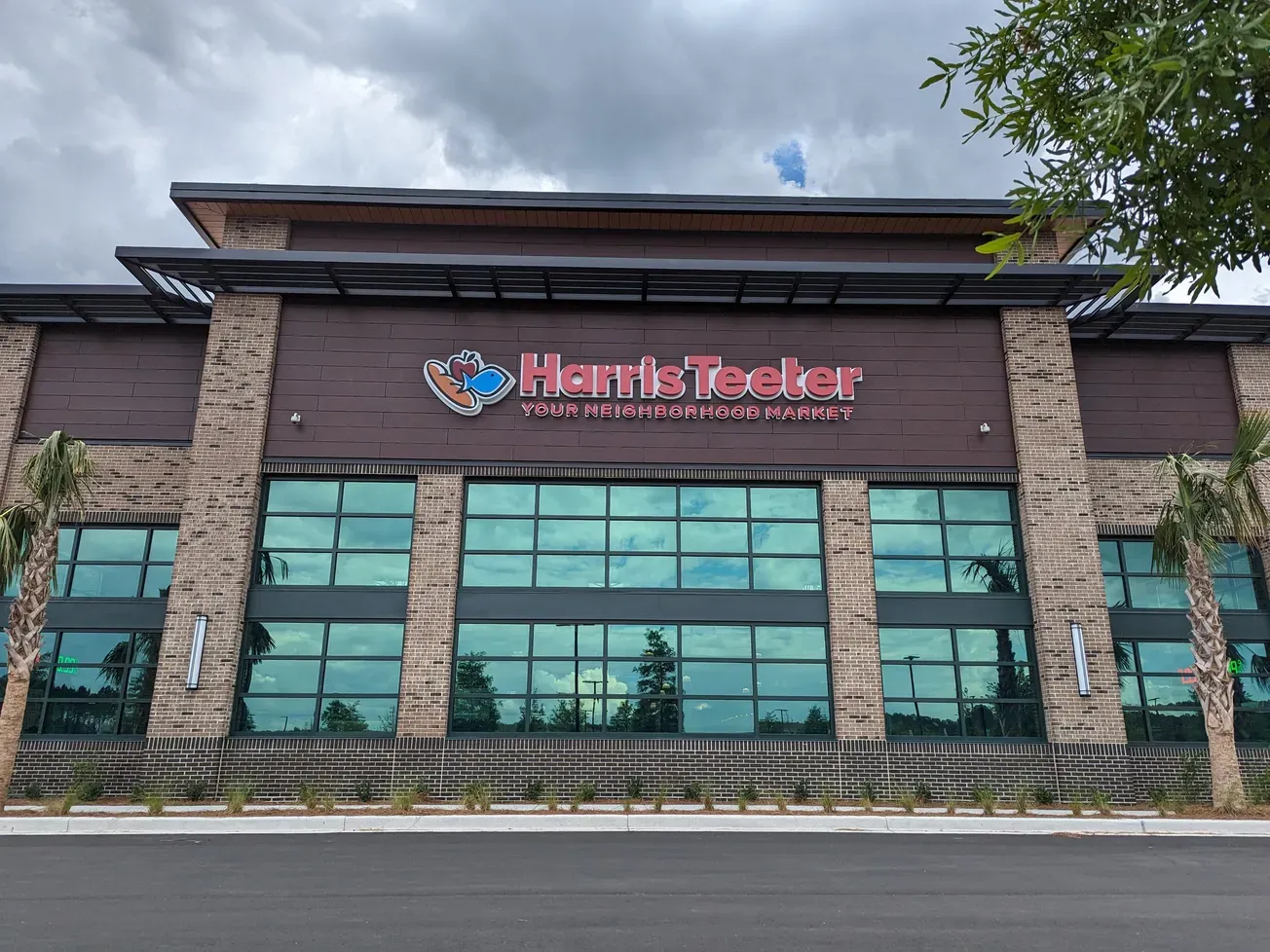Harris Teeter store leaders pack over 104,000 meals for local families