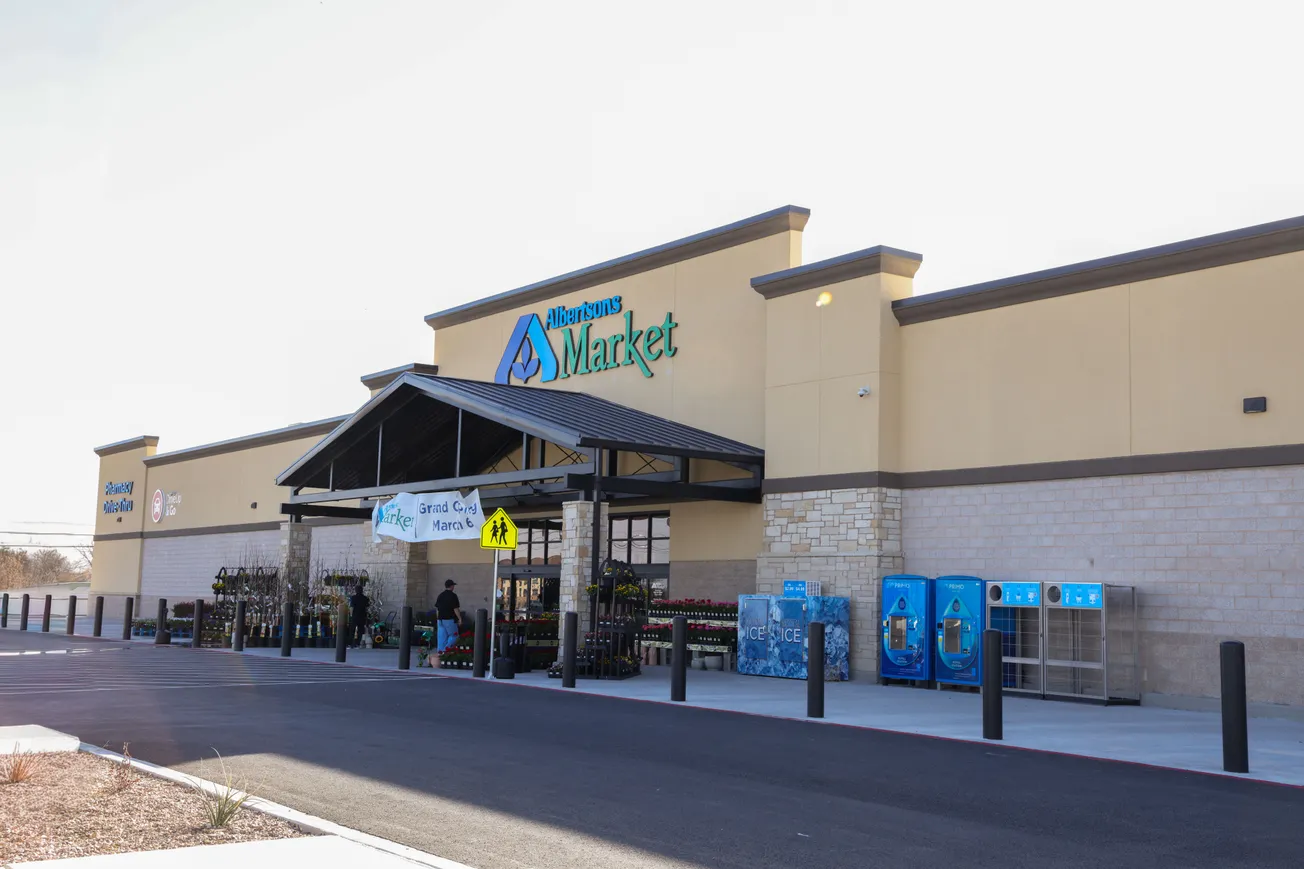 The United Family opens new Albertsons Market location