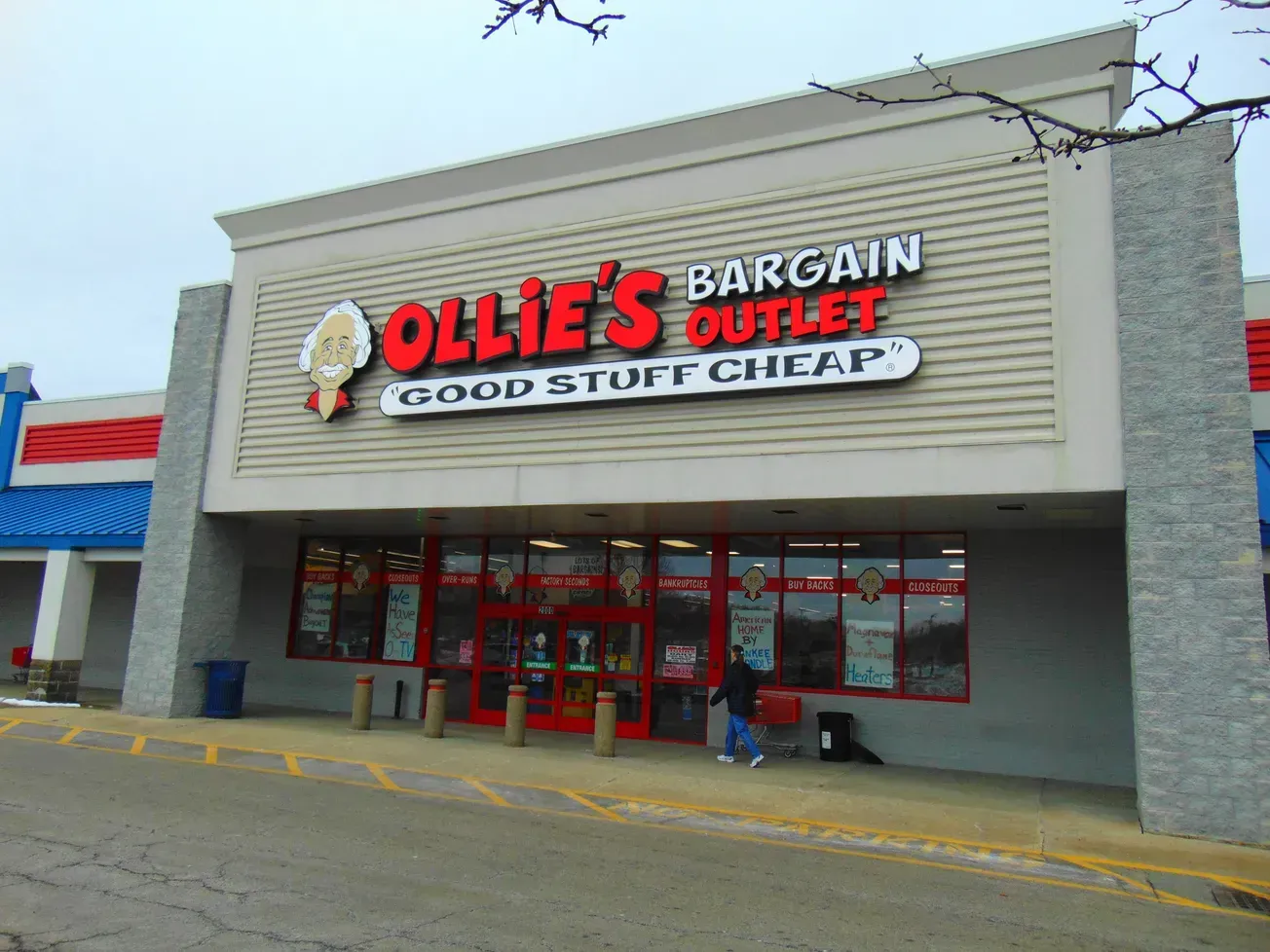 Ollie's Bargain Outlet reports 4Q sales and earnings growth